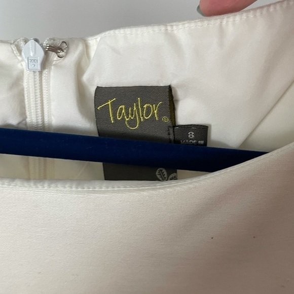 Sleeveless dress with bow at waist - Picture 3 of 6